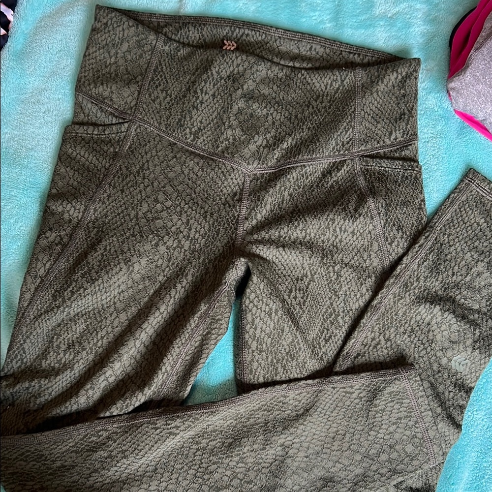 Olive Green Textured Leggings